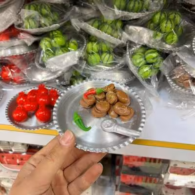 سینی فلزی میوه ای جور یلدایی.