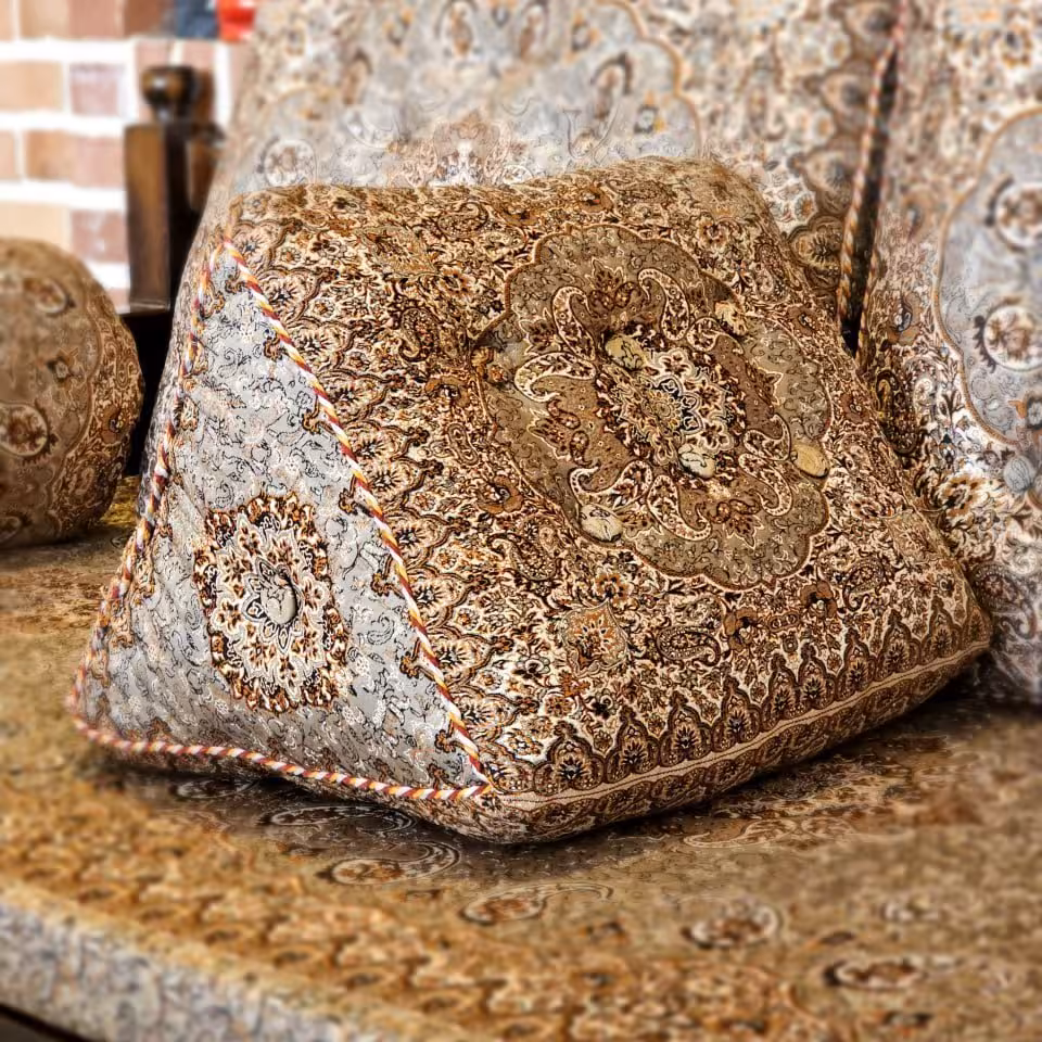 پشتی ترمه لمه مثلثی طرح سالار رنگ گردویی (یک جفت)