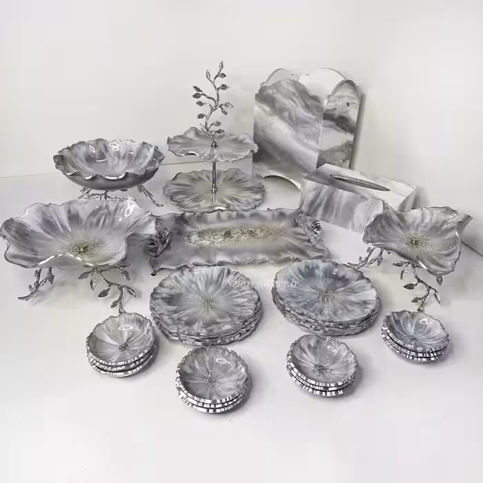 ظروف و سرویس پذیرایی رزینی شیک 6نفره پایه برگی برنجی