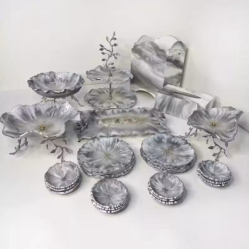 ظروف و سرویس پذیرایی رزینی شیک 6نفره پایه برگی برنجی