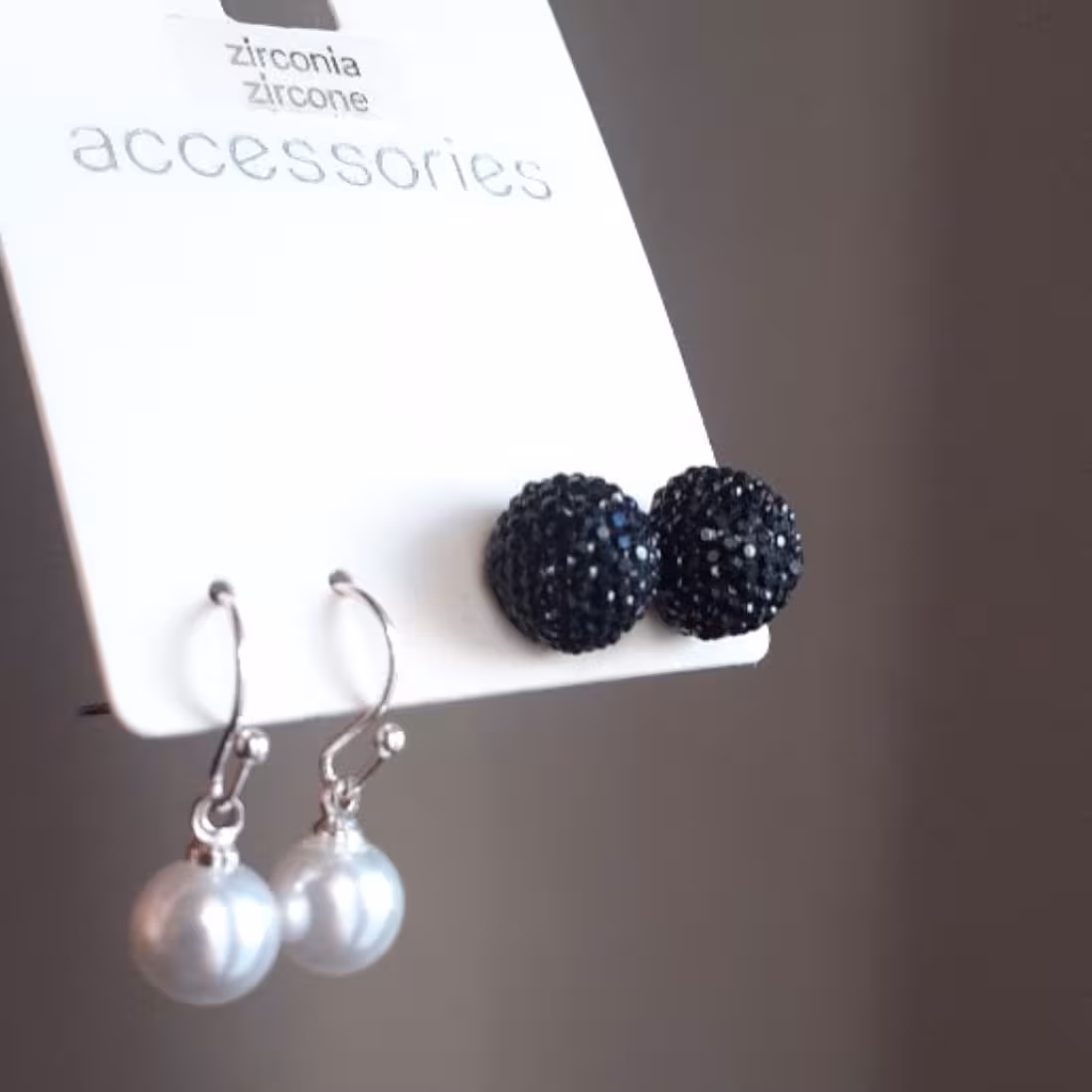 پک گوشواره مشکی و مروارید گوشواره مشکی گوشواره میخی گوشواره مرواریدی گوشواره استیل ضد حساسیت گوشواره ولنتاین گوشواره