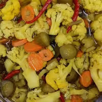 ترشی مخلوط مخصوص عمه خانوم 