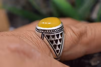 انگشتر نقره با نگین شرف شمس