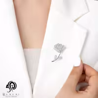 گل سینه نقره زنانه طرح گل مدل OE B5