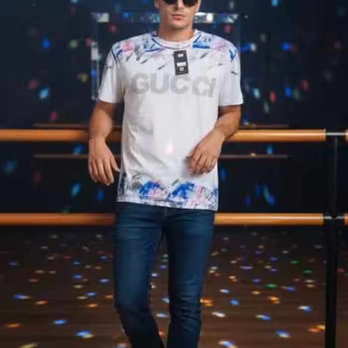 تیشرت سنگ کاری شده گوچی