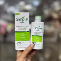 کرم مرطوب کننده ریچ با SPF15 سیمپل Simple protecting rich Moisturizers SPF15