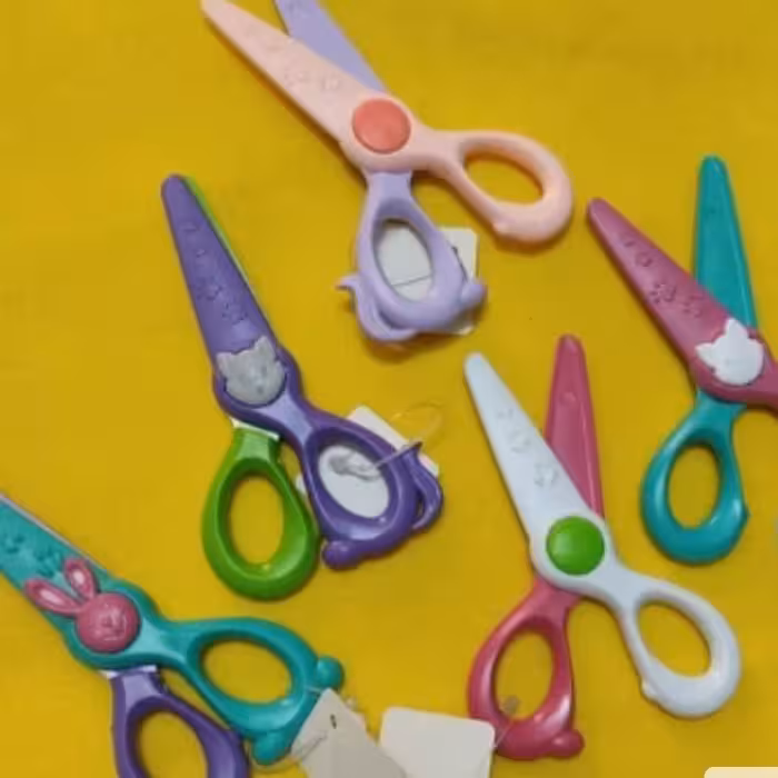 قیچی مهدکودک بدونه تیغه فلزی 