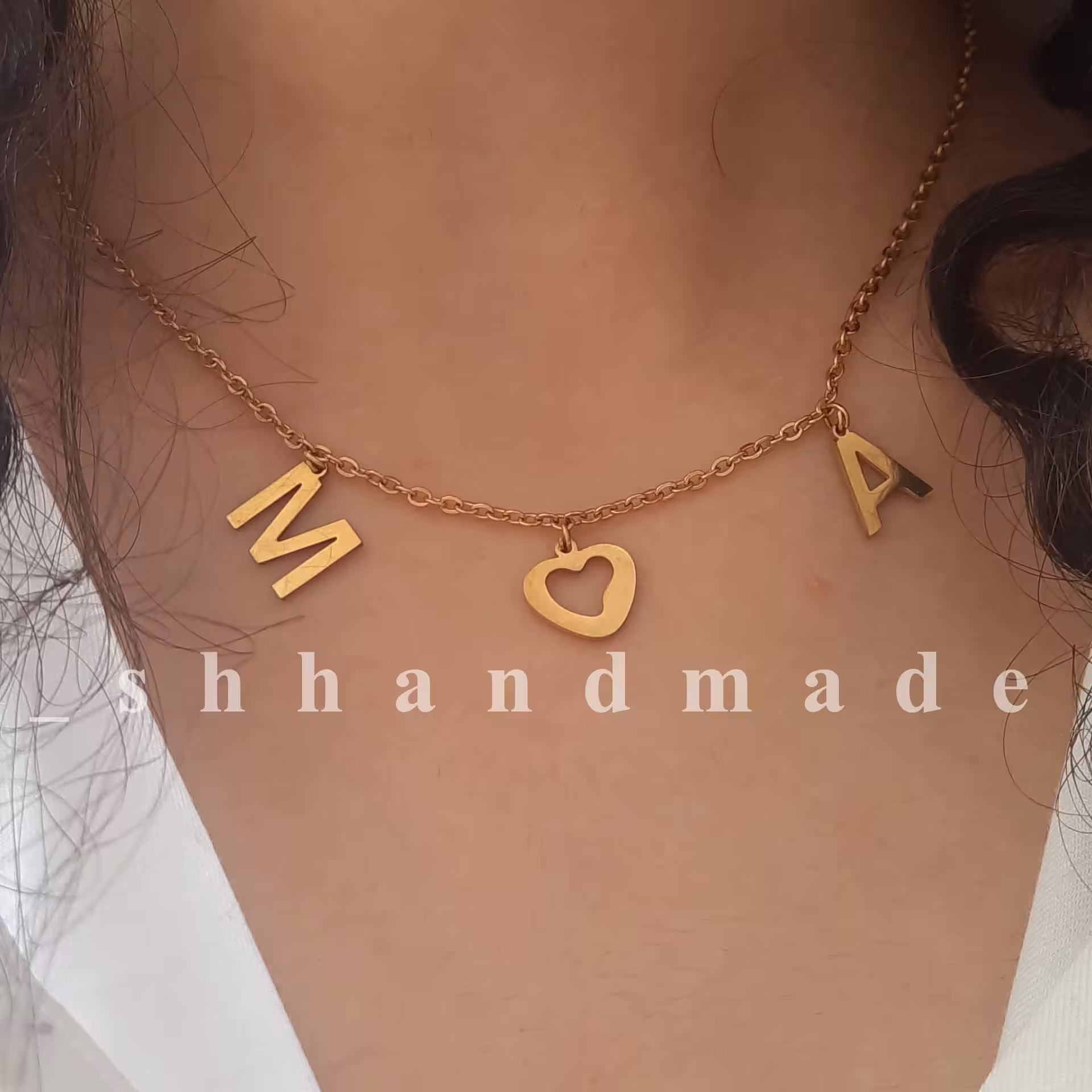 گردنبند حروف