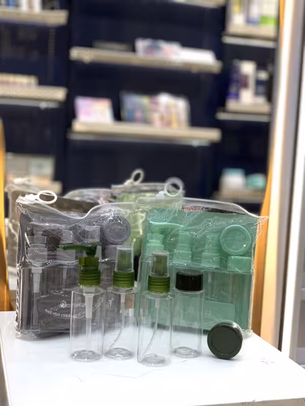 پک مسافرتی آرایشی 5 تکه سایز 1 Cosmetic travel pack of 5 pieces