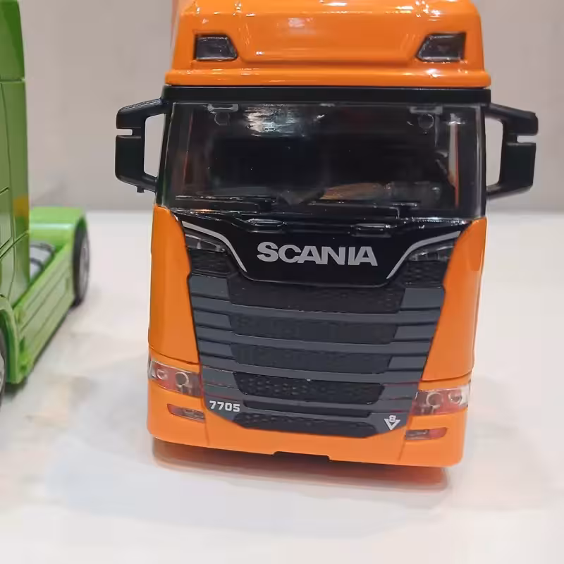 اسباب بازی (ماکت) ماشین فلزی کله ی تریلی اسکانیا طول 12 سانتی متر مناسب کلکسیون و هدیه دادن