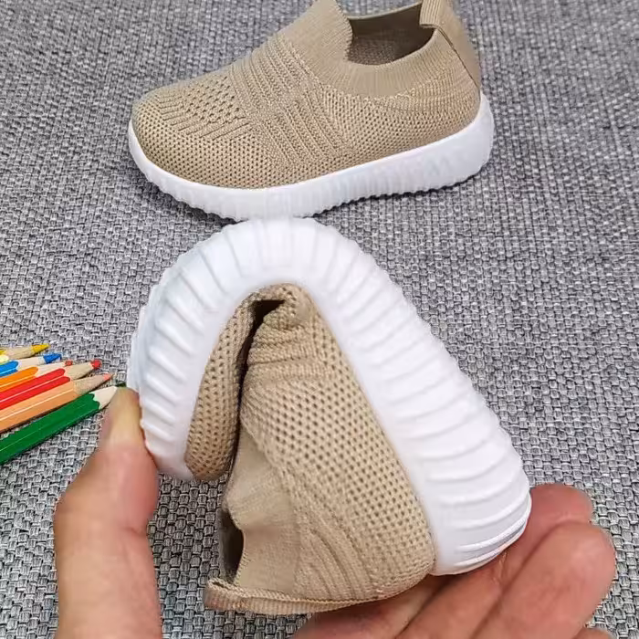 کفش اسپرت اسکیچرز