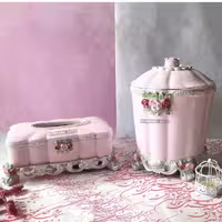 ست سطل و جا دستمال کاغذی پلی استر رزین صورتی  دارای رنگ بندی (ارسال پس کرایه)