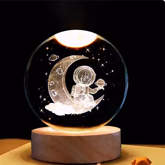 گوی شب خواب کریستالی دختر فضانورد روی ماه سایز6