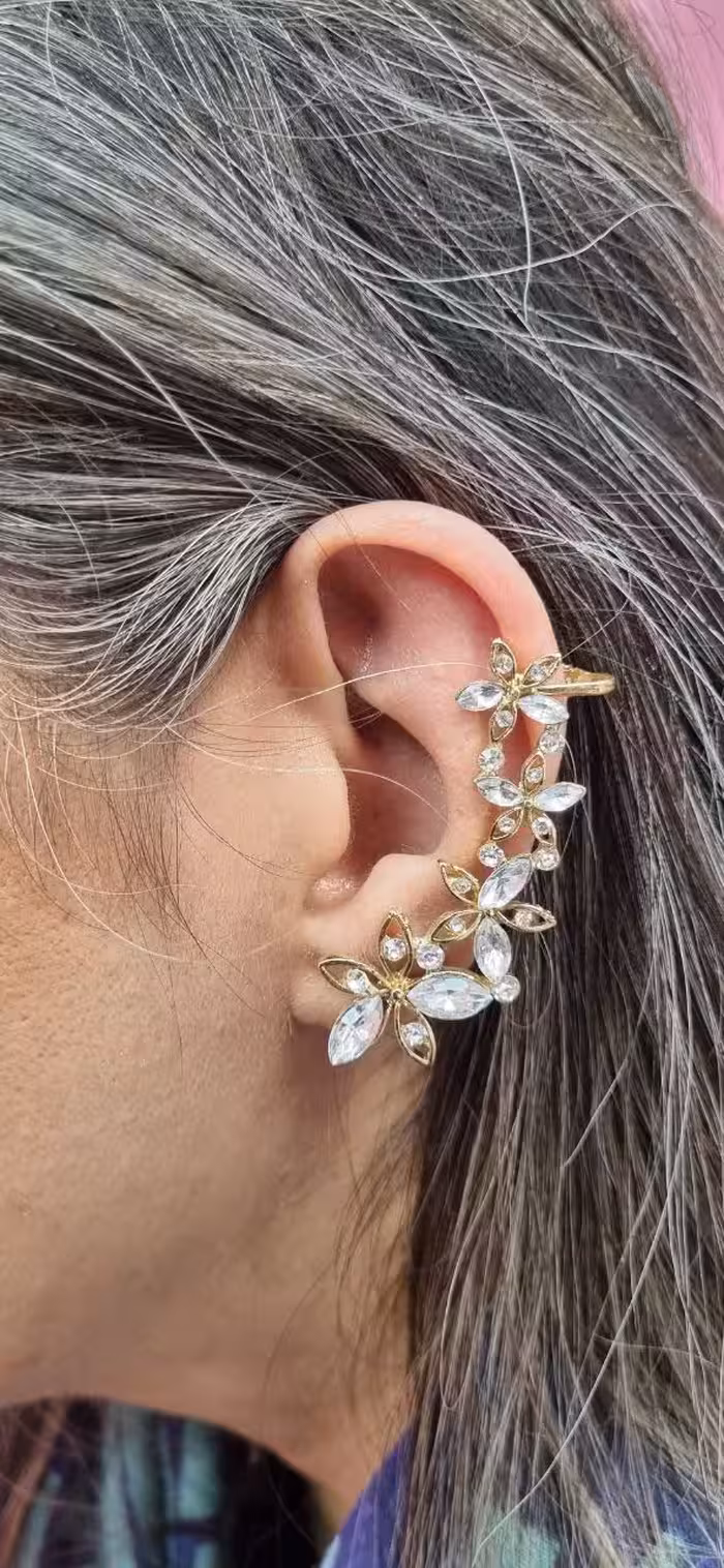 ایرکاف گوش فقط نیاز به یک سوراخ گوش دارد