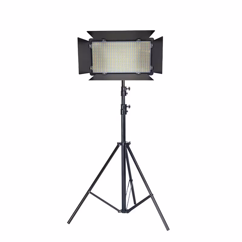 نور ثابت ال ای دی مدل PRO LED 800 به همراه سه پایه نگهدارنده