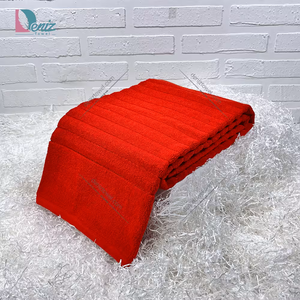حوله استخری ریموند رنگ قرمز