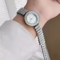 ساعت دخترانه قاب نگین بند نگین