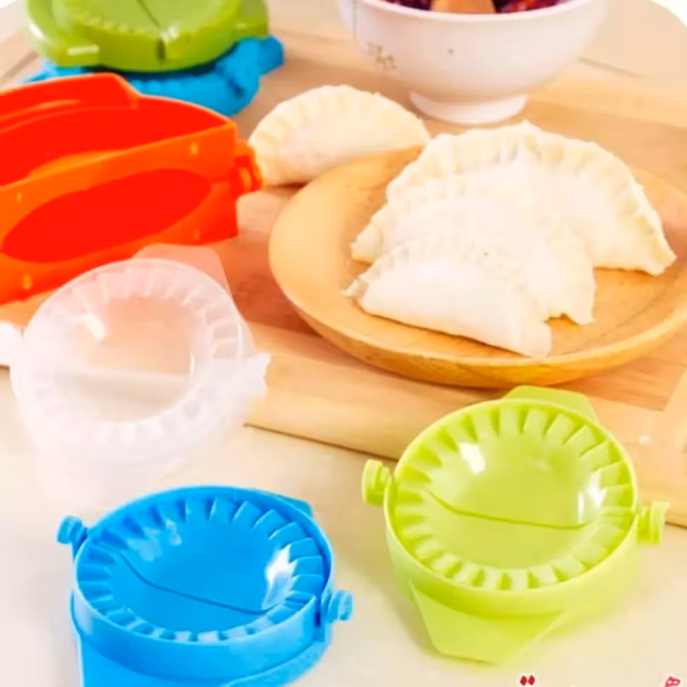 قالب پیراشکی زن پلاستیکی پک سه عددی