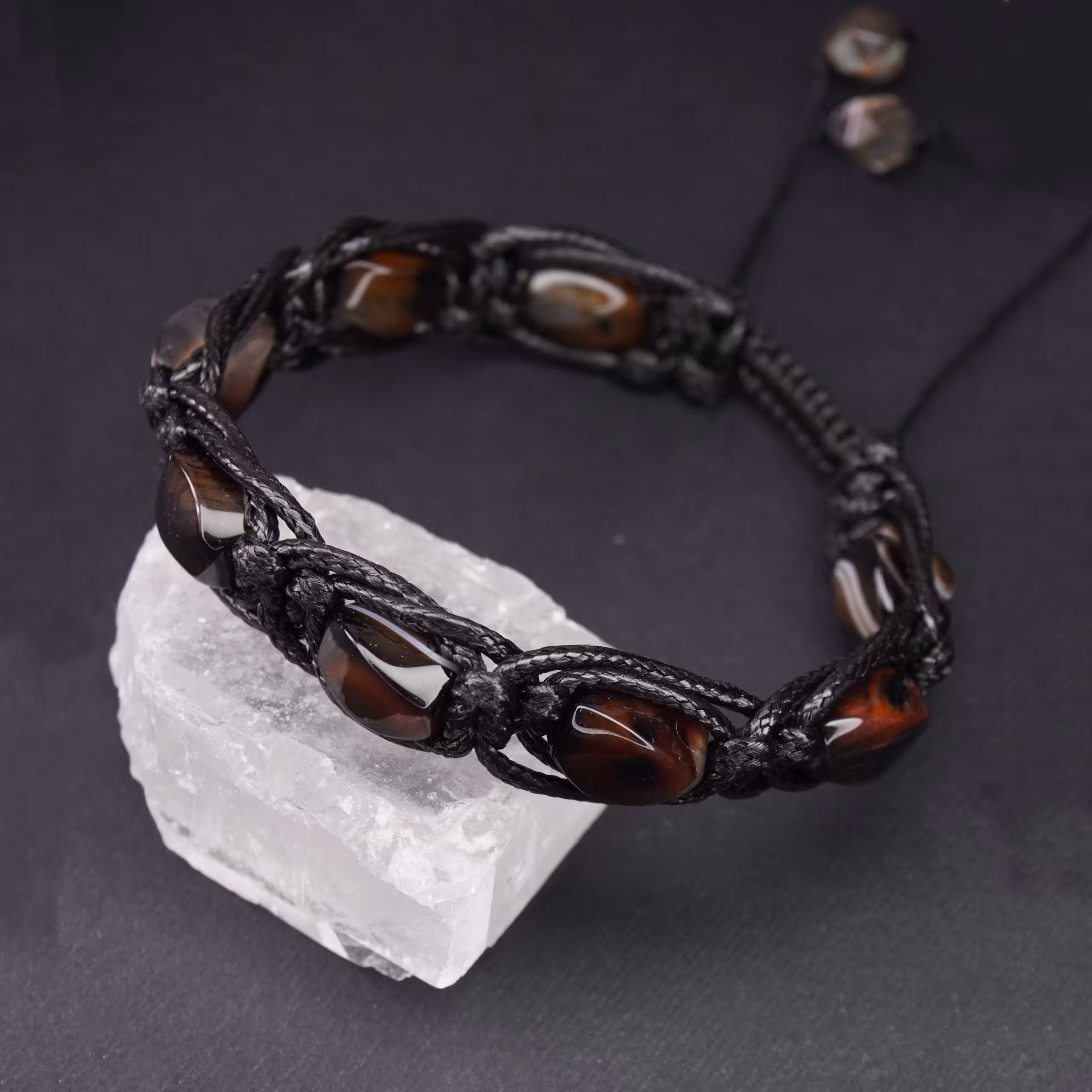 دستبند بافت چرم سنگ هلی کد310167