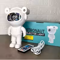 چراغ خواب کهکشانی فضانورد ایستاده | amazonchi