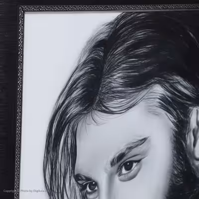 تابلو نقاشی سیاه قلم مدل هنرمند خاطره ساز ناصر عبدالهی کد 6