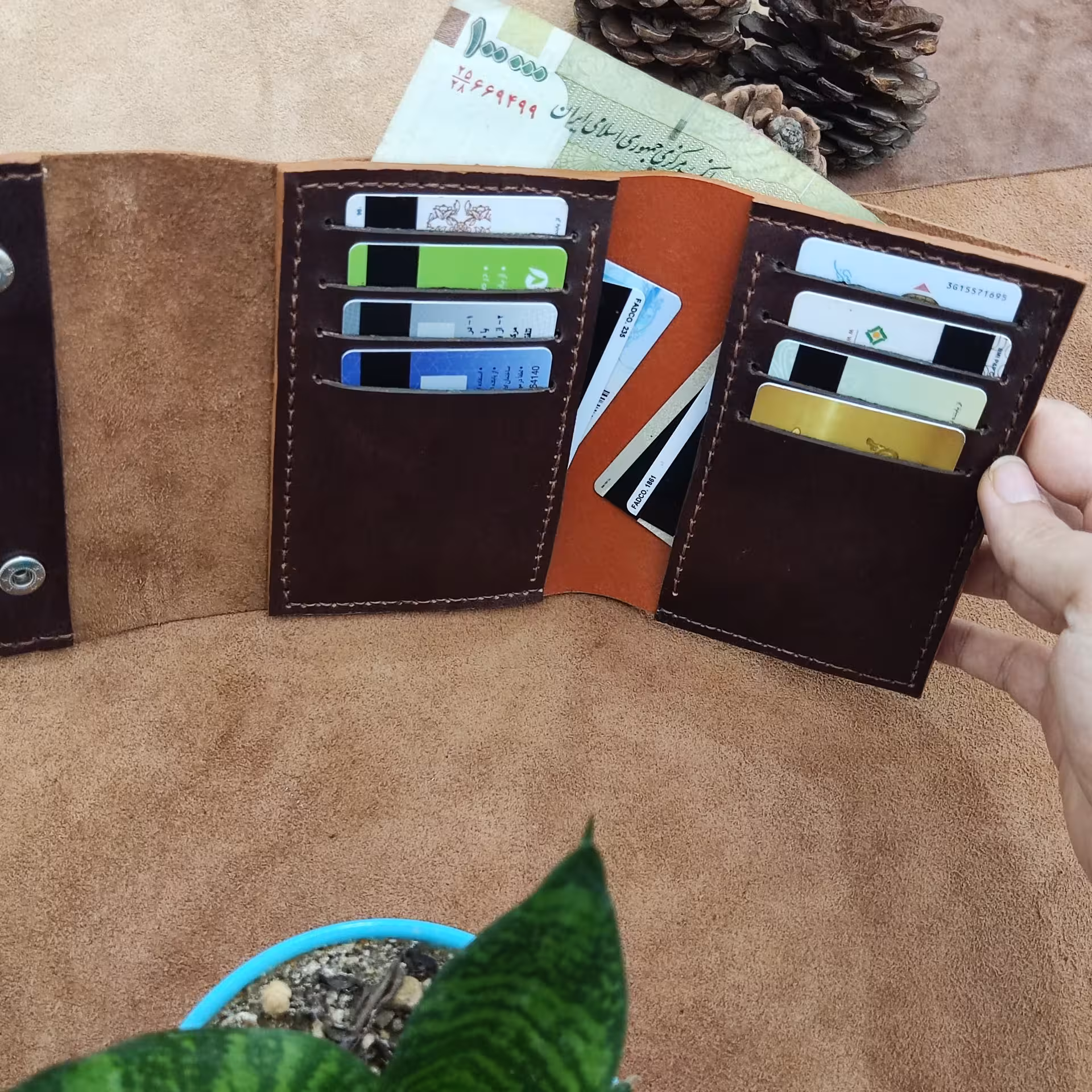 کیف پول  مردانه چرم طبیعی گاوی کاملا دست ساز و  دست دوز