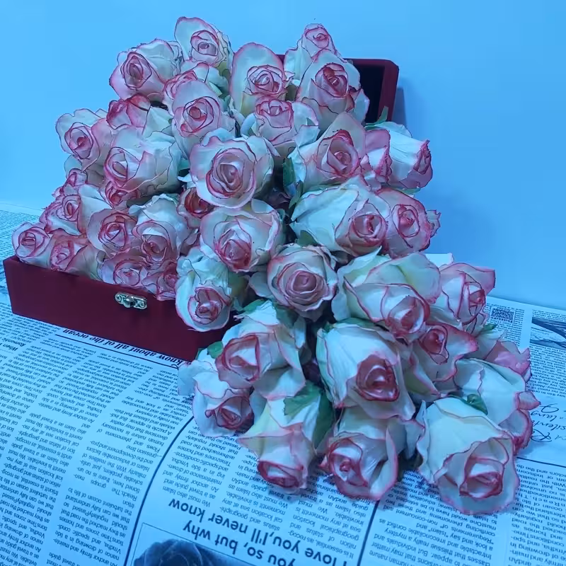 گل مصنوعی رز پارچه ای مدل هلندی عالیجناب | amazonchi