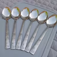 قاشق غذاخوری گل ریز بسته 6 عددی جنس فولاد زد زنگ عیار 18 ضخامت 2 میل   