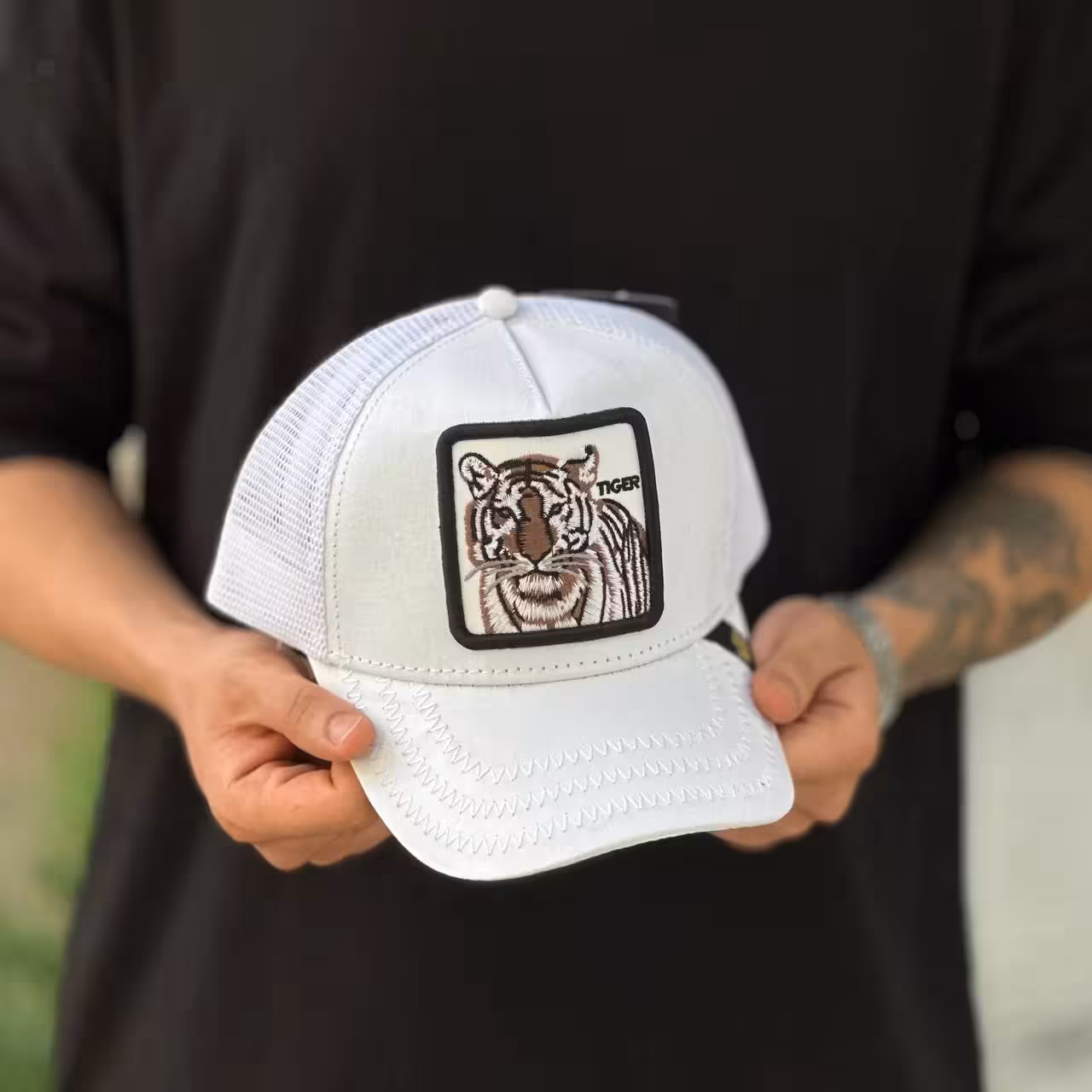 کلاه گورین tiger سفید