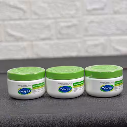 کرم مرطوب کننده پوست خشک و حساس ستافیل وزن 250 گرم