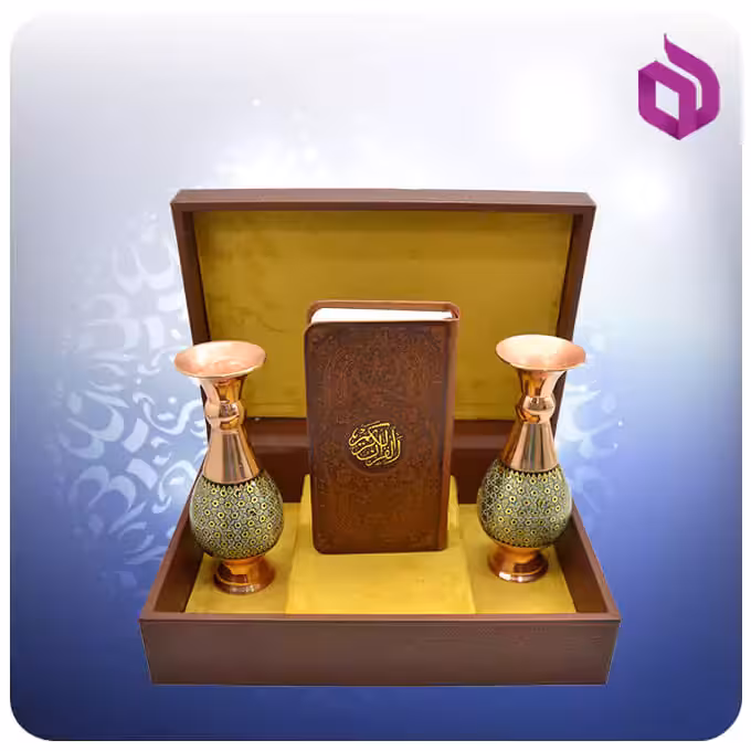قرآن پالتويی چرم با دو گلدان خاتم 16