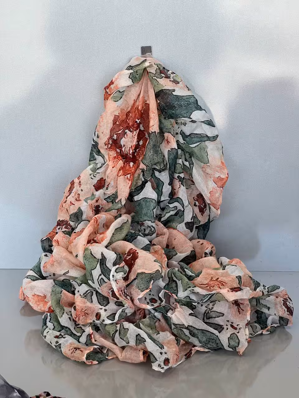 شال گل آبرنگی سبز و نارنجی