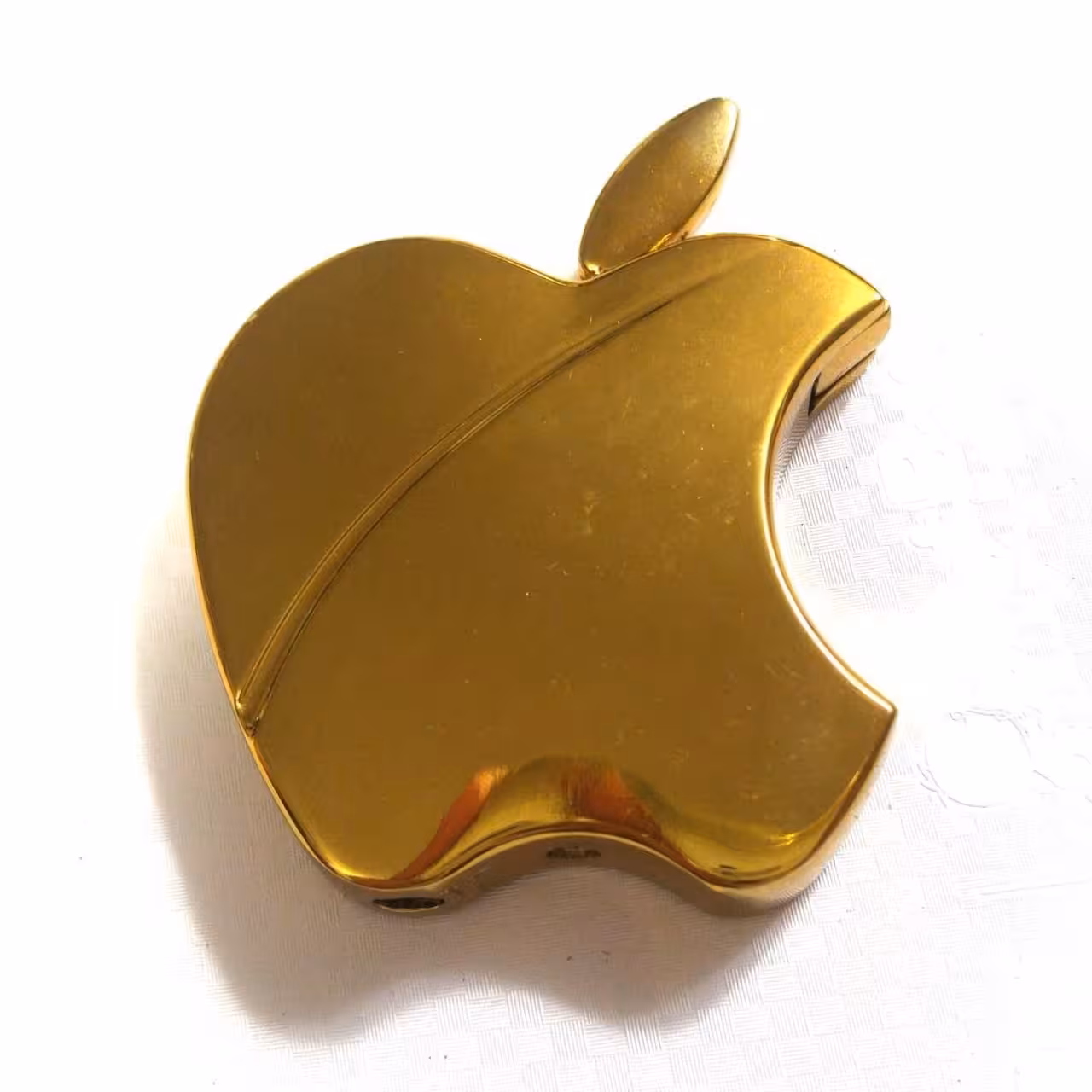 فندک طرح برند اپل طلایی