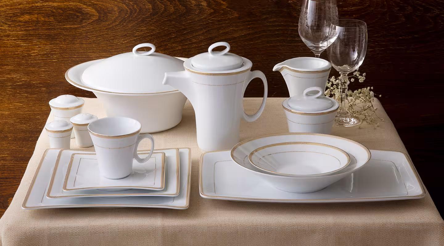 سرویس 30 پارچه 6 نفره طرح سپینود طلایی