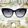 عینک آفتابی زنانه والنتینو مدل VA404050968e