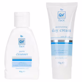 کرم مرطوب کننده کیووی مدل Day به همراه ژل شست‌وشوی صورت حجم 75 میلی لیتر