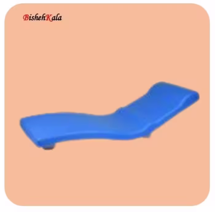 تخت کنار استخر