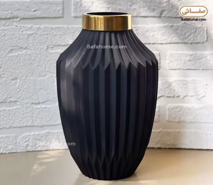 گلدان شیشه ای مدل پلیسه مشکی مات