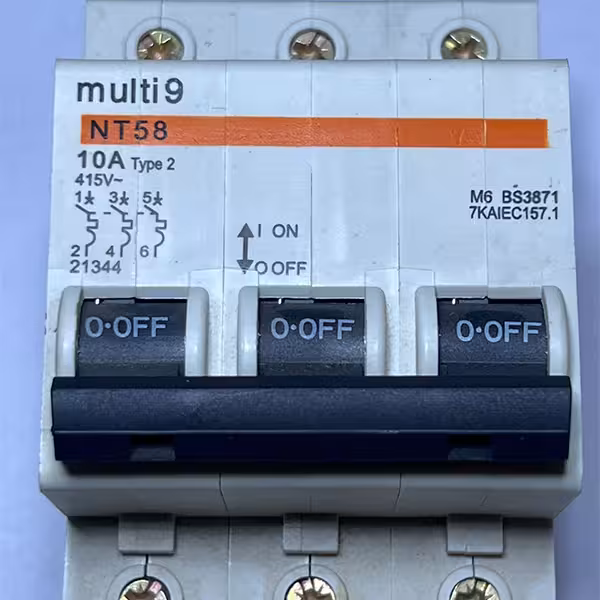 کلید مینیاتوری سه پل 10 آمپر برند MULTI9