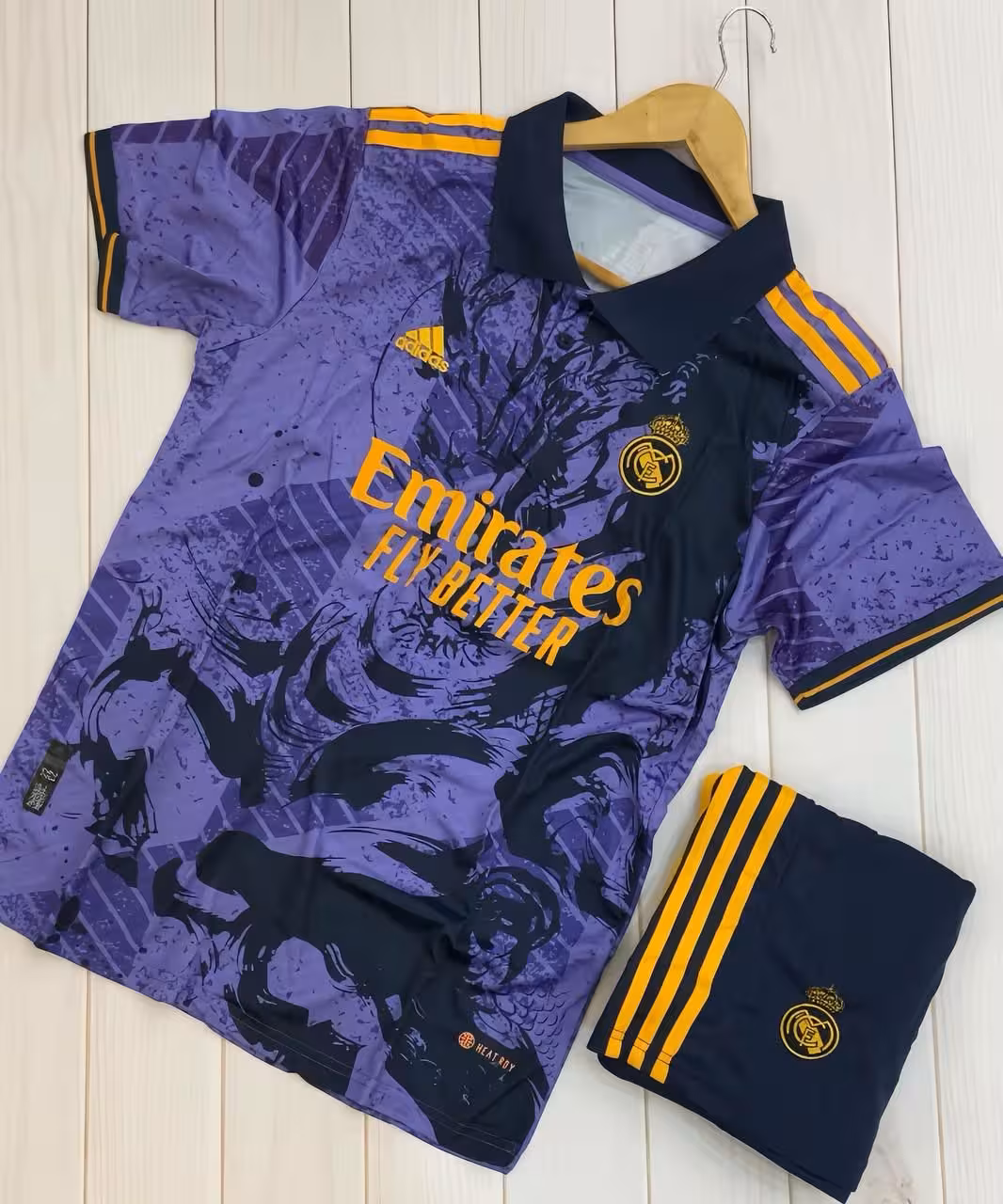 کیت کانسپت بنفش رئال مادرید 2025 هواداری