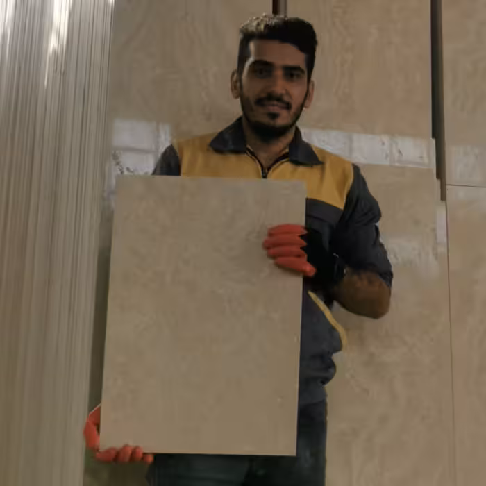 سنگ تراورتن آبگرم محلات زیتونی سوپر.  تولیدی سنگ ساختمانی تراورتن. سنگ اصفهان. کارخانه تراورتن. کارخانه سنگ ساختمان