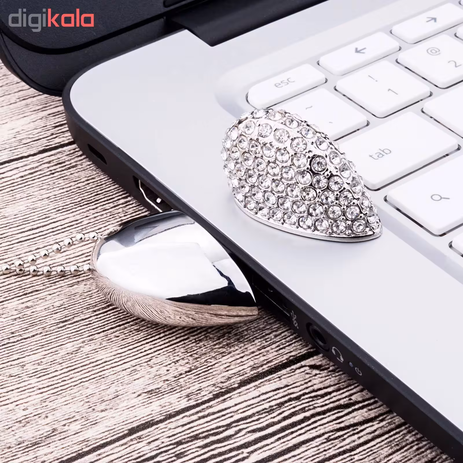 فلش مموری مدل ul01 طرح قلبی ظرفیت 32 گیگابایت