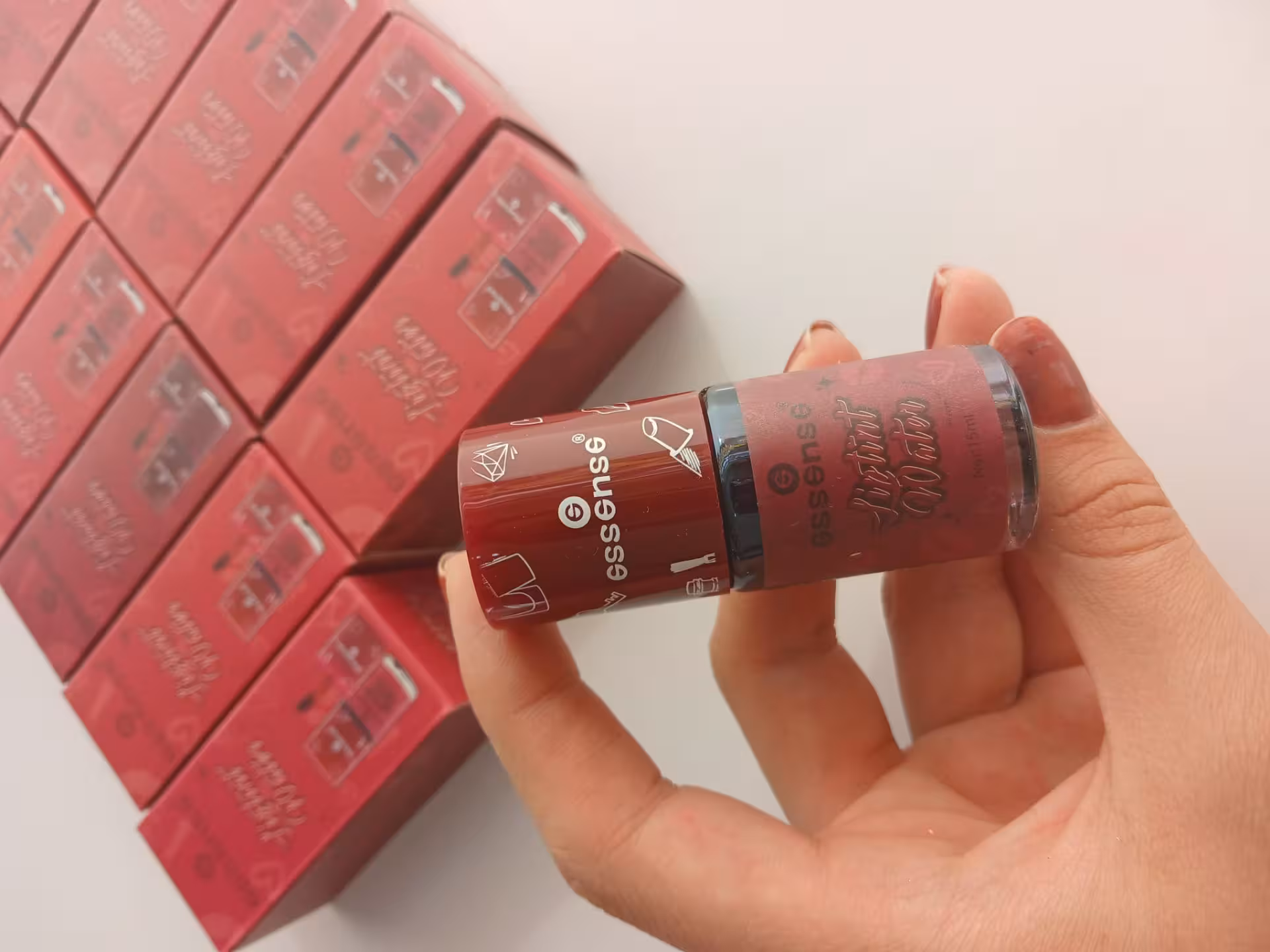 تینت لب اسنس Essense