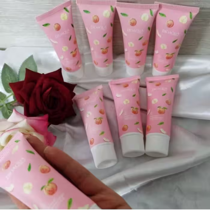 کرم تیوپی هلو بیوآکوا حاوی عصاره هلو