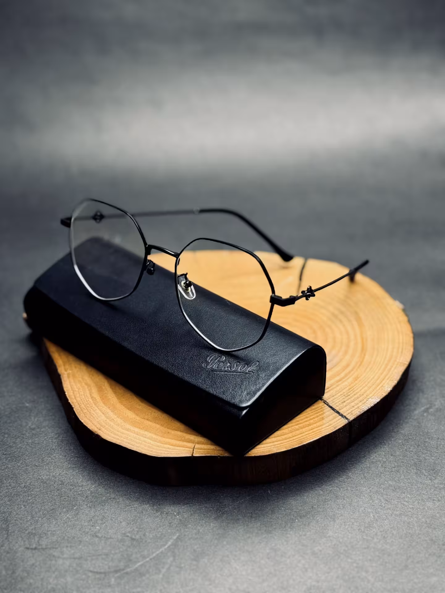 عینک طبی بلوکات پرسول persol اسپرت سبک یووی 400 گل( مناسب کار با موبایل،استایل کردن و یا تعویض عدسی)