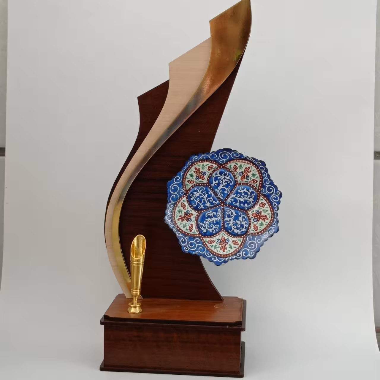 تندیس مینا کاری روی مس مناسبی و جای قلمی رومیزی 