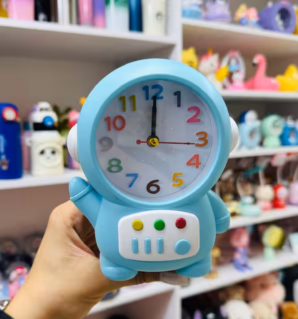 ساعت رومیزی کودک طرح بچه فضانورد-ابی