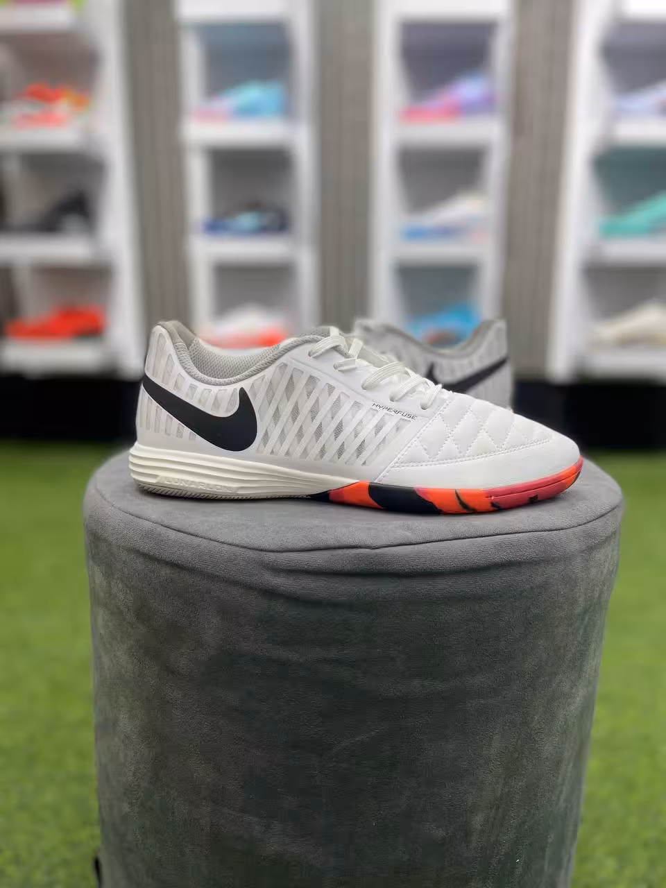 کفش سالن نایک لونارگتو  nike lunargato