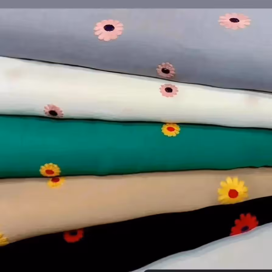 کرسپو خامه دوزی طرح بابونه متری 220 تومان  (قیمت بر حسب 10 سانت می باشد) 