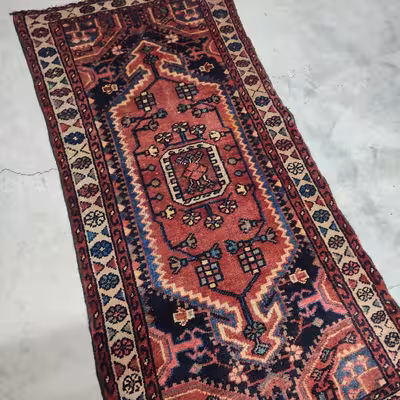 فرش قدیمی دستبافت یک متری مدل MG227